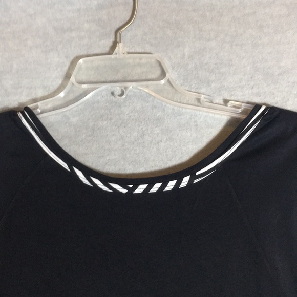 A.N.A. “A New Approach” Geometric Print & Contrasting Solid Cap Sleeve HiLo Hem - Picture 4 of 16